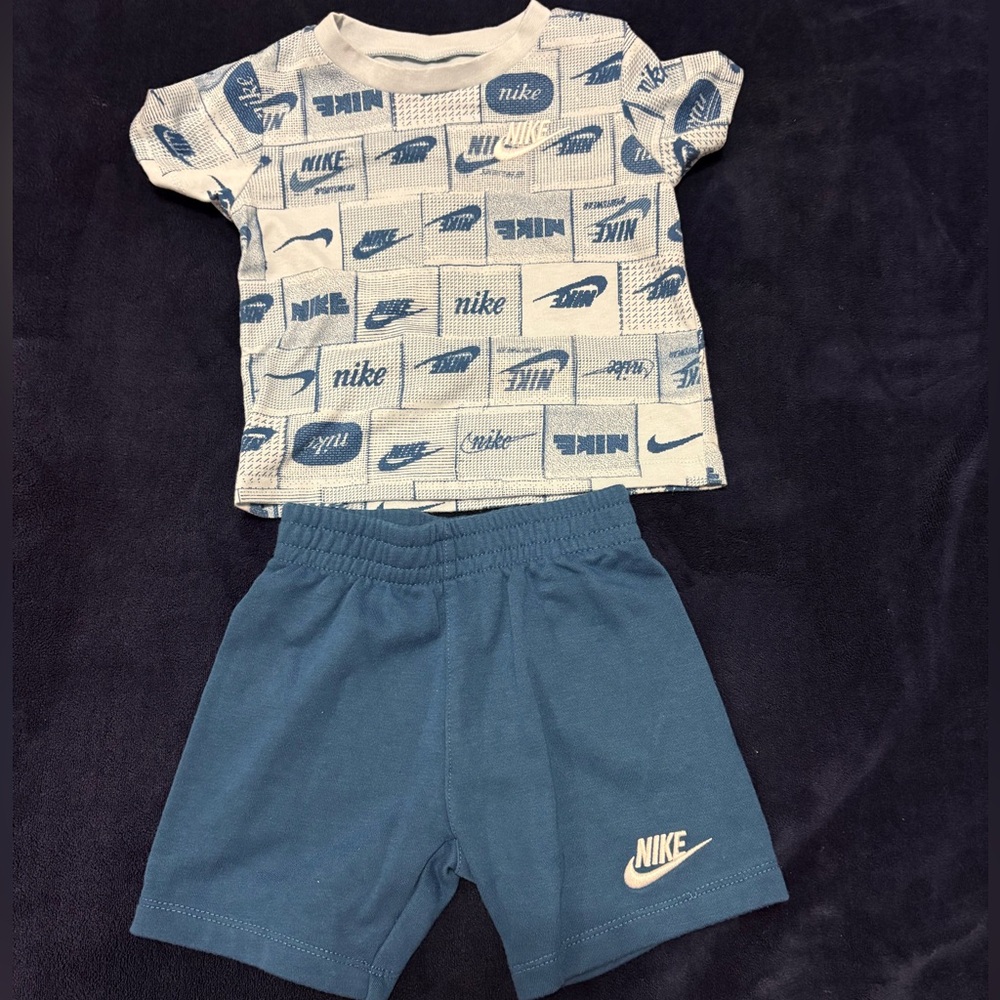 Nike 2 Piece Set